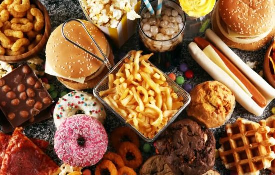 Los 10 alimentos que pueden destruir tu salud sin que lo imagines